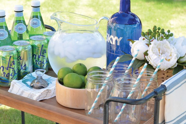 How to Style a Outdoor Bar Cart