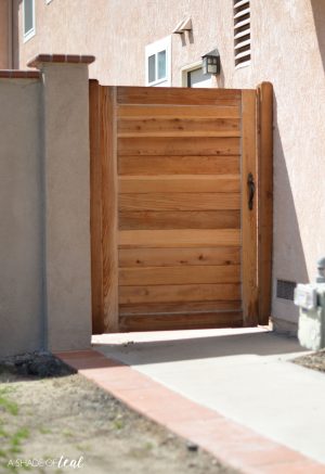 A New Gate & The Quick Way To Stain It!