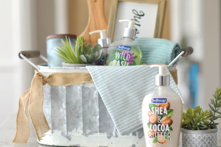 Easy Housewarming Gift Basket!